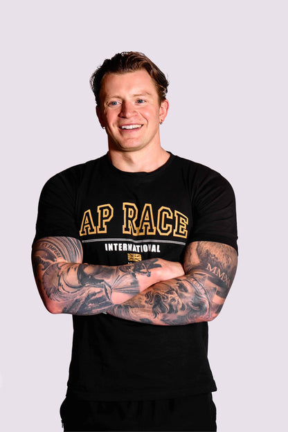 INTERNATIONAL T-SHIRT