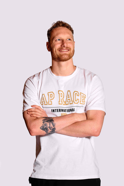 INTERNATIONAL T-SHIRT